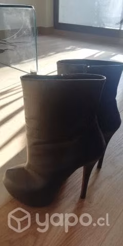 Botines negros - Imagen 3