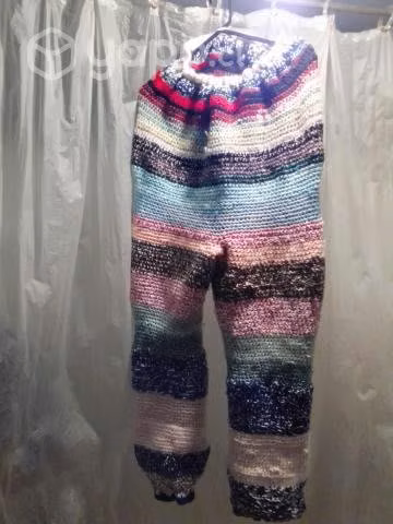 Se tejen pantalones a lana