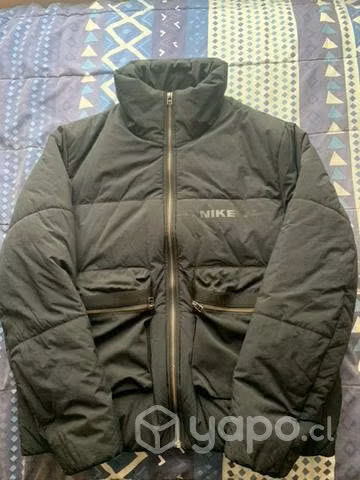 Chaqueta y zapatillas