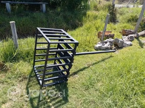 Canasto metálico basura