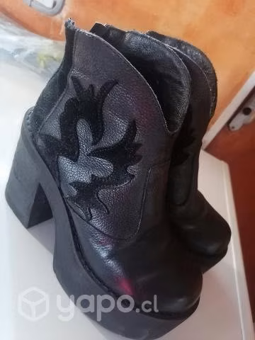 hermosos botines C moran número 37.