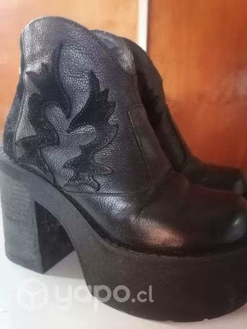 hermosos botines C moran número 37.