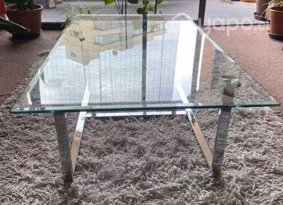 Mesa de centro de vidrio y base de aluminio