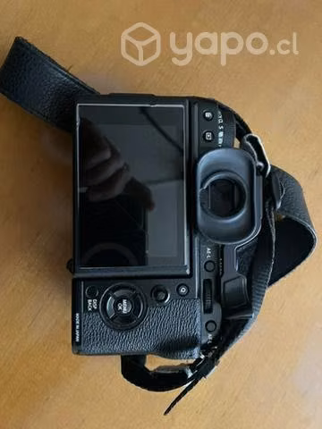 Excelente Cámara mirrorless con battery Grip