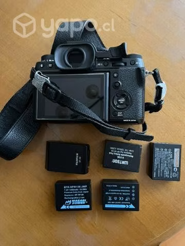 Excelente Cámara mirrorless con battery Grip