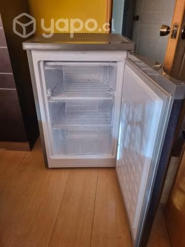 Congelador 100 litros.