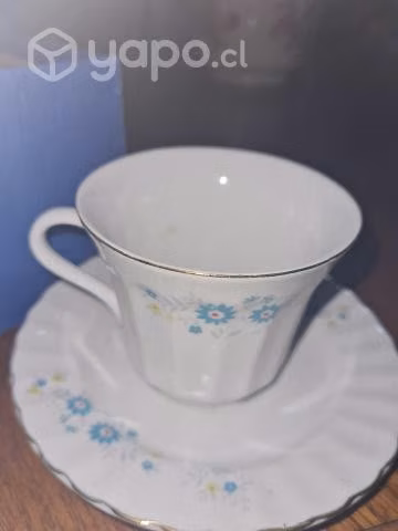 Muñeca antigua y jeugo 6 tazas