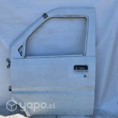 Puerta delantera izquierda Chevrolet N300 2015