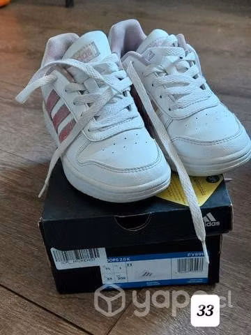 Lote de zapatillas niña talla 32 y 33