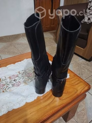 Botas
