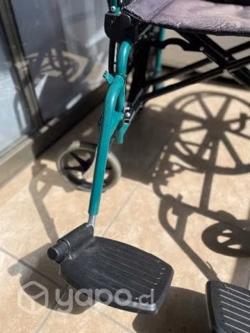 Silla de ruedas y botas - Imagen 4