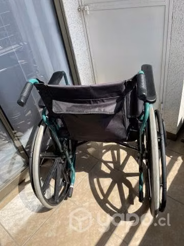 Silla de ruedas y botas - Imagen 3