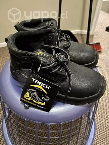 Zapatos de seguridad nuevos