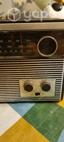 Radio antigua funcionando años 70