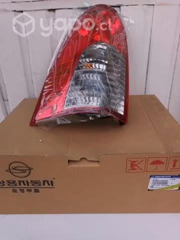 Farol Trasero izquierdo Actyon Punta Tiburon