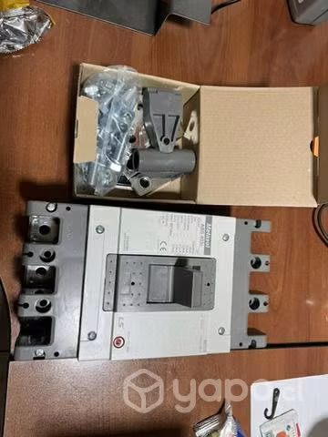 Disyuntor trifásico 350 Amperes
