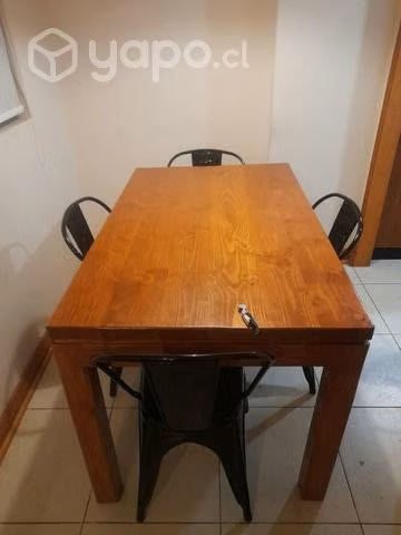 Mesa comedor con 4 sillas tolix