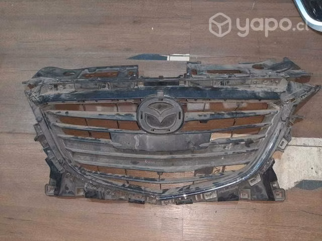 Mazda 3 2015 mascara con cromado