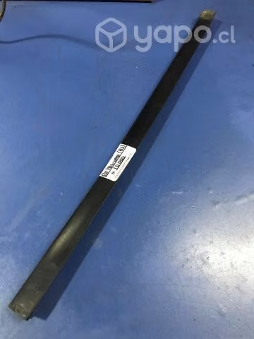 Moldura lame vidrio trasera derecha Mahindra