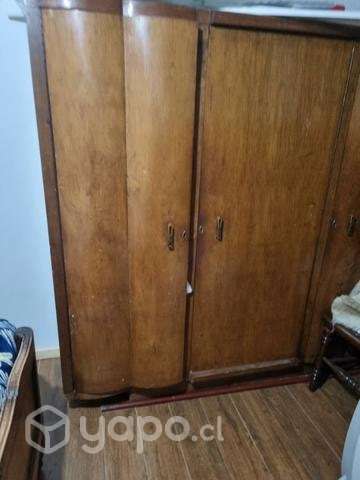 Guarda ropa antiguo - Imagen 2