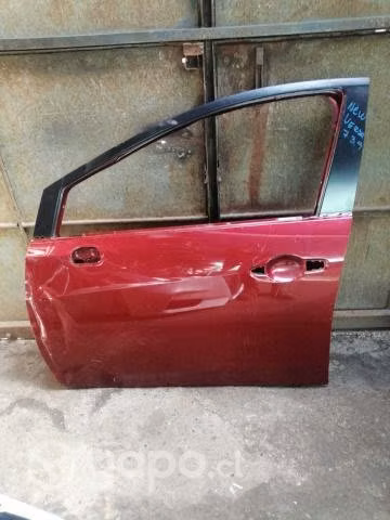 Puerta delantera izquierda nissan versa 2021-2022
