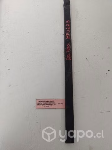 Moldura Lame Vidrio Pta tras mahindra pick up 2012