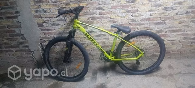 Bicicletas por viaje. trek, actitude go fun