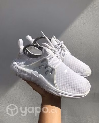 Nike Acalme