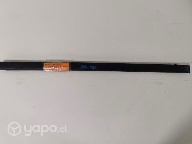 Moldura Lame Vidrio Pta del mahindra pick up 2018