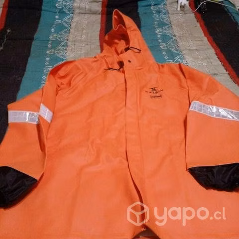 Ropa de agua barata