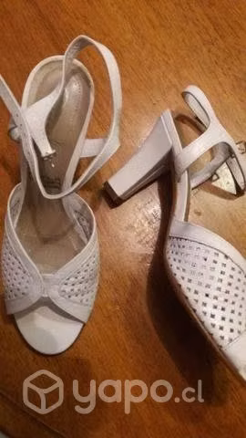Chalas gacel blancas talla 35