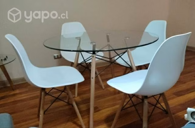 Comedor/Mesa de Vidrio con 4 sillas