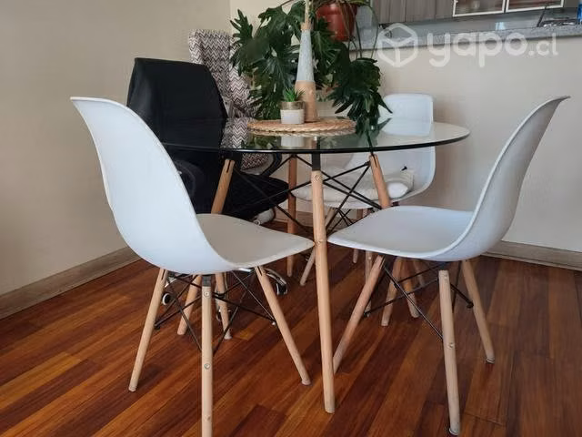 Comedor/Mesa de Vidrio con 4 sillas