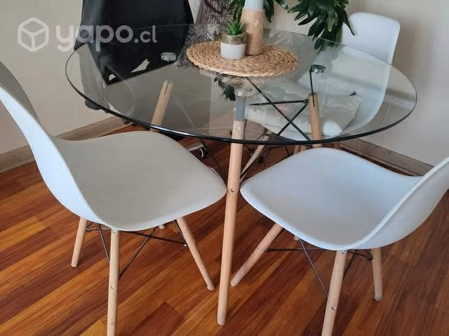Comedor/Mesa de Vidrio con 4 sillas