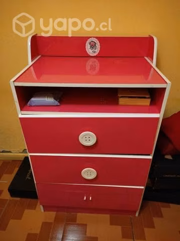 Cómoda grande para niña