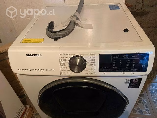 Lavadora secadora Samsung 11/7k con detalles