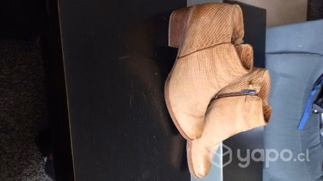 Botin de cuero