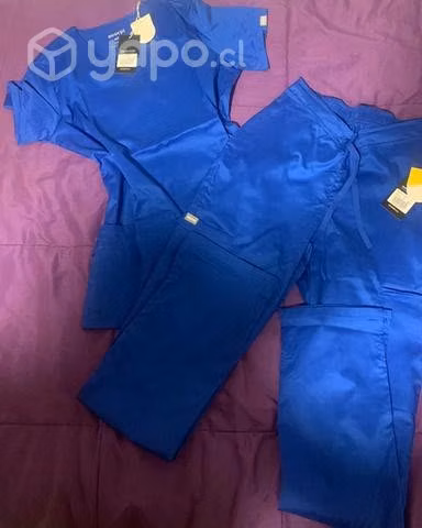 Uniforme clínico Scorpi, color azul rey