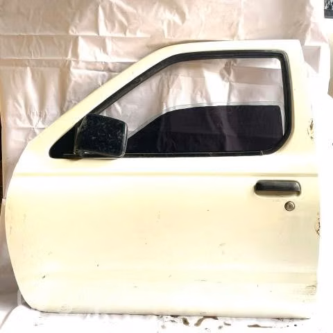Puerta Delantera derecha Nissan terrano 2012
