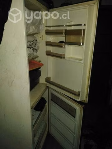 Frezer mitad refrigerador