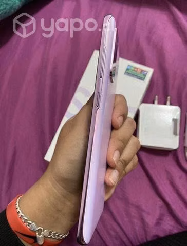 Samsung s20 FE, en caja con cargador original