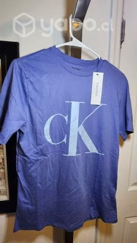 Poleras Calvin y Tommy