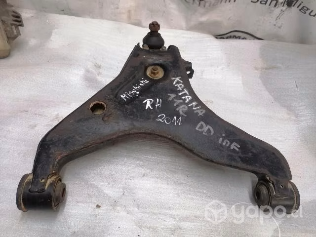 Bandeja delantera inferior RH Mitsubishi katana