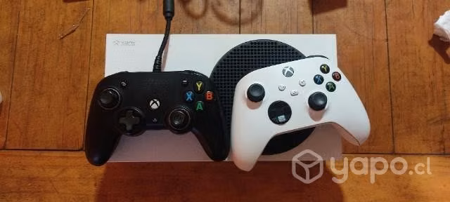 Xbox series S + 2 mandos + 8 juegos +disco duro