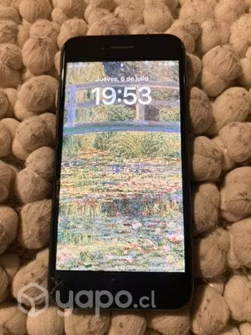 Iphone se 2022 64gb con detalle