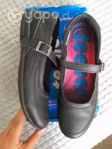Zapato escolar 38 muy poco uso - Imagen 2