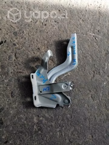 Bisagra de capot izquierda nissan kicks original