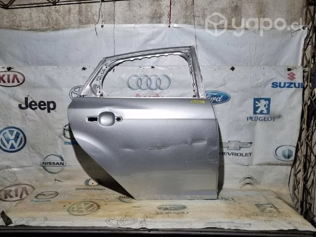 Puerta trasera rh ford focus 2013