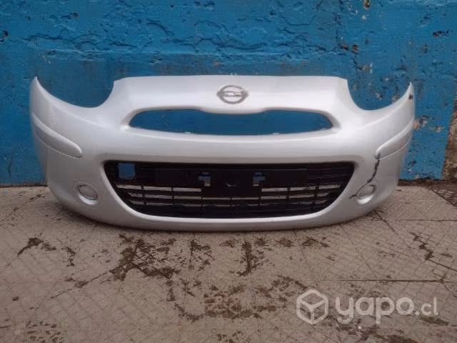 Parachoque del Nissan march 2011-2014