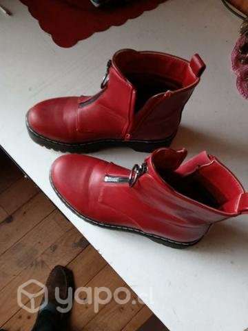 Botines rojo caña alta, número 36 - Imagen 3